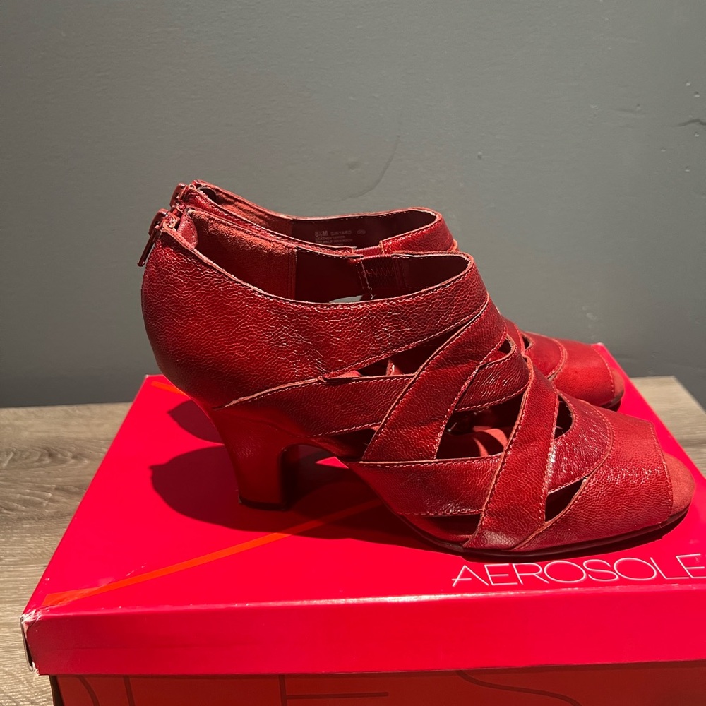 AEROSOLES Women's Strappy Red Heels
